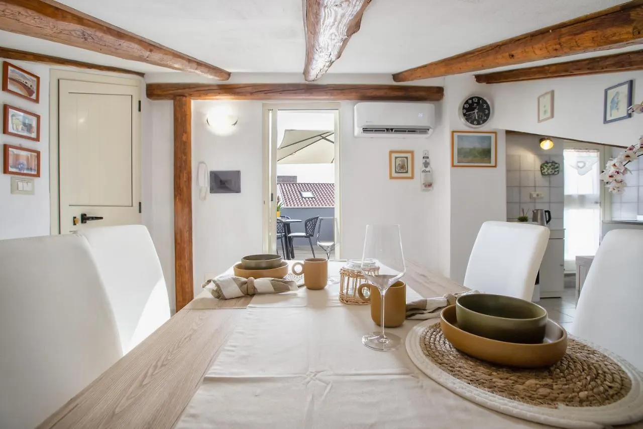 Isola Di Giava Holiday 소르소